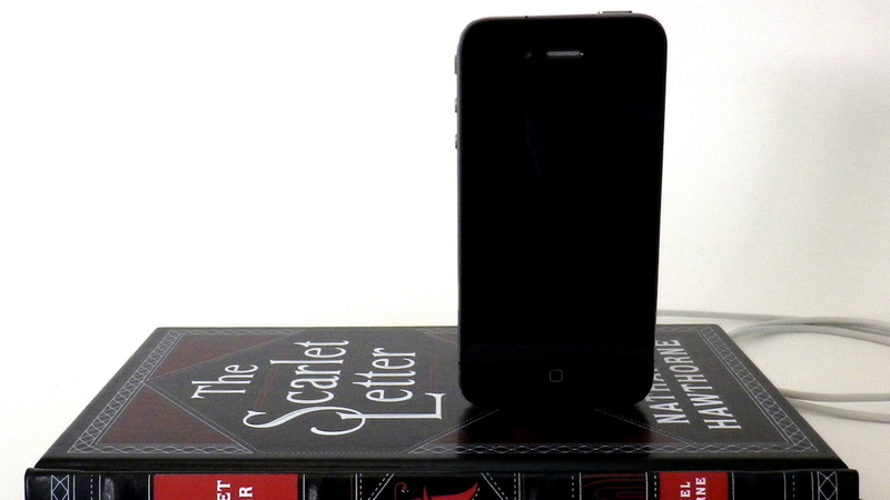 Illustration for article titled Charge Your iPhone With a Book